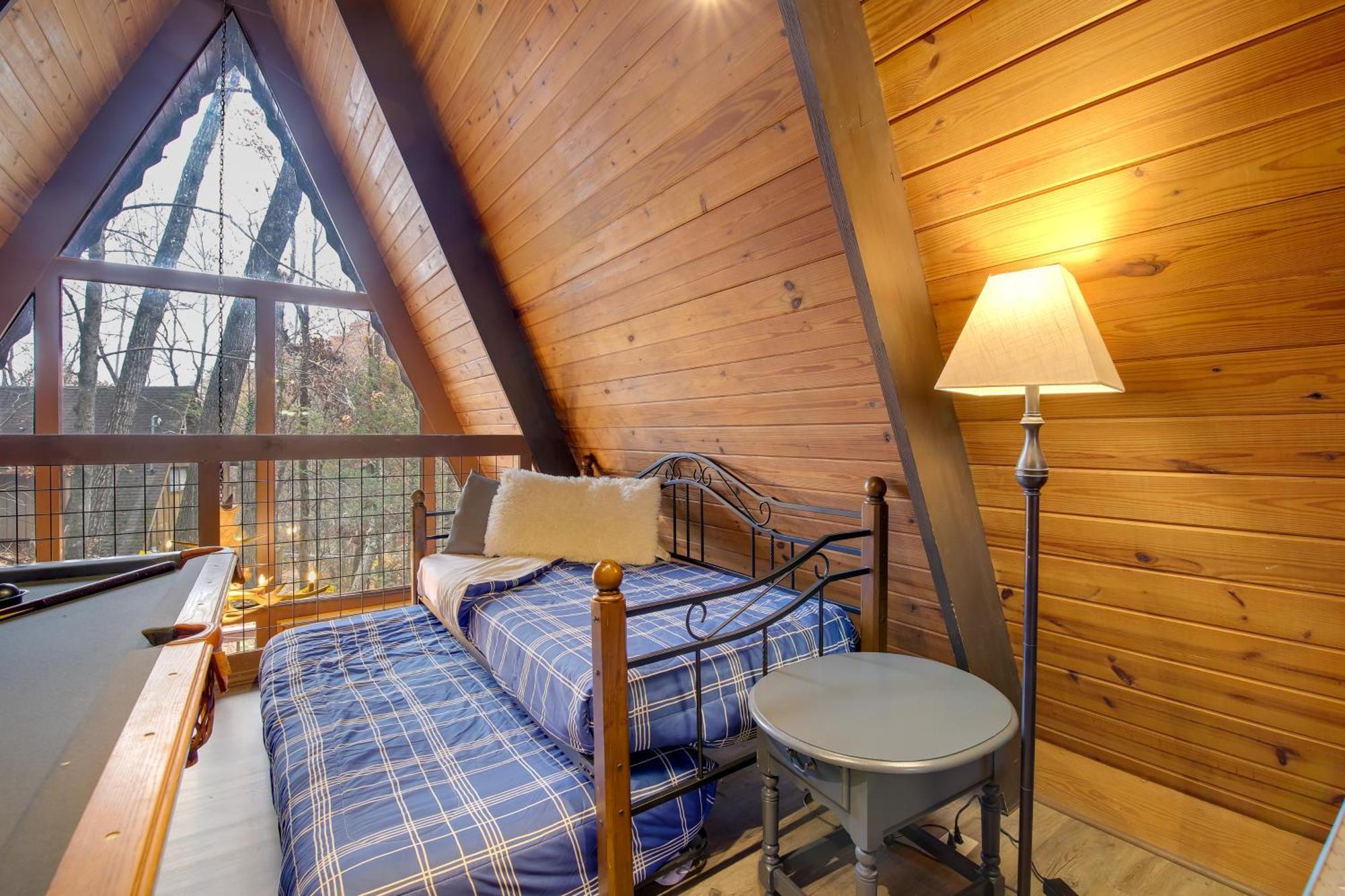 Gatlinburg A-Frame Home With Hot Tub Near Parkway Exterior photo